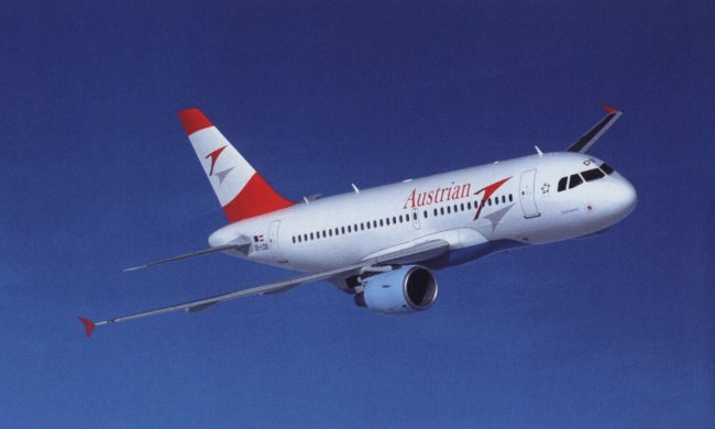 Vue d'un A319-112 de Austrian Airlines (origine : &Uuml;ber Den Wolken, Postes Autrichiennes)