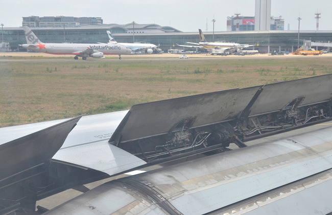 Vue de la voilure d'un A321-231 de la compagnie Vietnam Airlines (photo : JN Passieux)