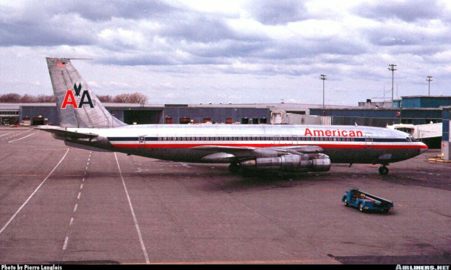Vue d'un Boeing 707-123B de la compagnie American Airlines (photo : Pierre Langlois)