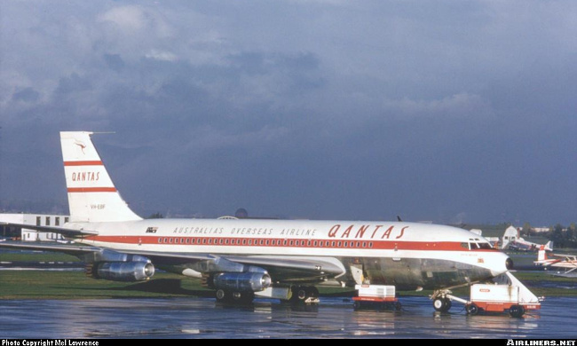 Vue d'un Boeing 707-138 de la compagnie Qantas (photo : Mel Lawrence)
