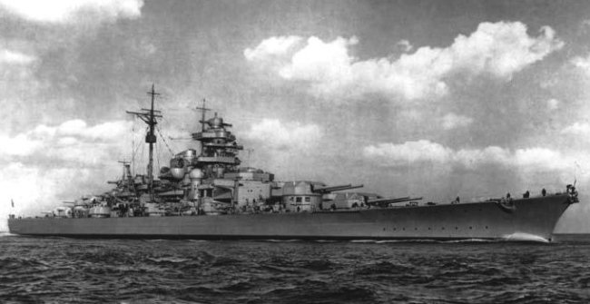 Vue du cuirass&eacute; allemand Bismarck