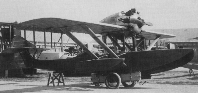 Vue du Blanchard BB.1 sur son berceau (photo : L'A&eacute;ronautique Navale 1920-1939 - Avia Editions)