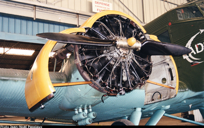 Vue d'un moteur BMW 132 mont&eacute; sur un Junkers Ju 52/3m (photo : JN Passieux, mus&eacute;e JB Salis, La Fert&eacute;-Alais)