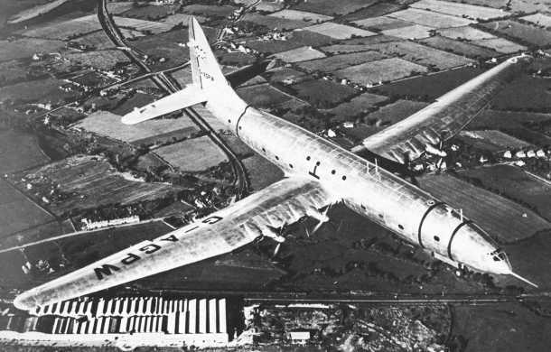 Vue du Brabazon en vol (photo : Encyclop&eacute;die illustr&eacute;e de l'Aviation dans le monde - David Mondey)
