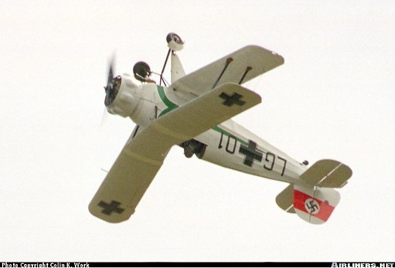 Vue d'un B&uuml;cker Bu 133C (photo : Colin K. Work)