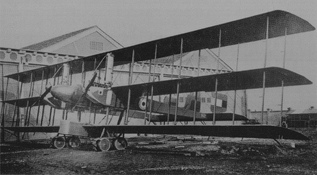 Photo d'un Caproni Ca.4 (photo : Encyclop&eacute;die des Avions Militaires du Monde)