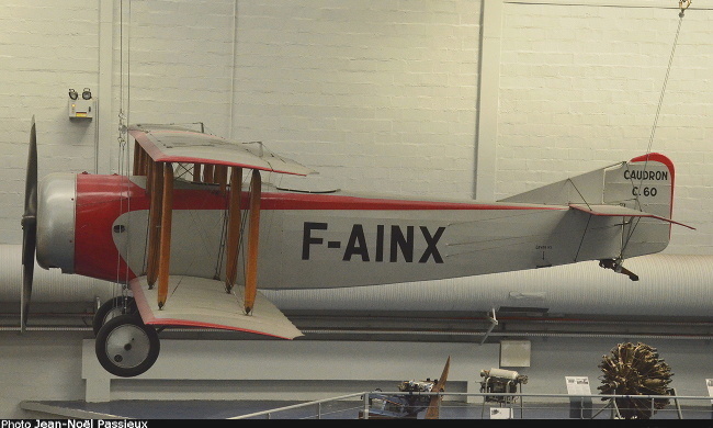 Vue d'un biplan d'entra&icirc;nement biplace Caudron 60 (photo : JN Passieux - Mus&eacute;e de l'Air et de l'Espace du Bourget)