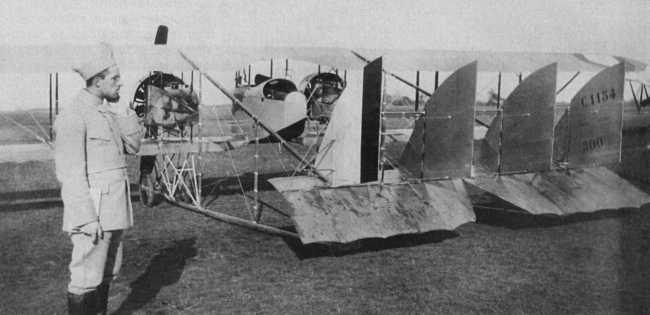 Vue arri&egrave;re d'un Caudron G.4 (photo : Le Fana de l'Aviation)