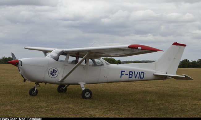 Vue d'un Cessna 172M (photo : JN Passieux, mus&eacute;e JB Salis, La Fert&eacute;-Alais)