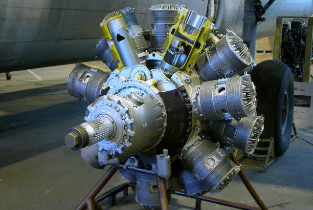 Ecorch&eacute; d'un moteur Bristol Hercules