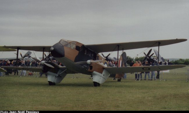 Vue d'un de Havilland D.H.89A (photo : JN Passieux, meeting de la Fert&eacute;-Alais 2001)