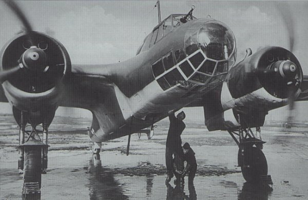 Vue d'un Do 17M (photo : Pierre Gaillard/L&eacute;gendaires Avions du Monde F. Besse et J. Molveau)