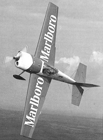 Vue d'un Extra EA-230 (photo : magazine Flight, octobre 1947)