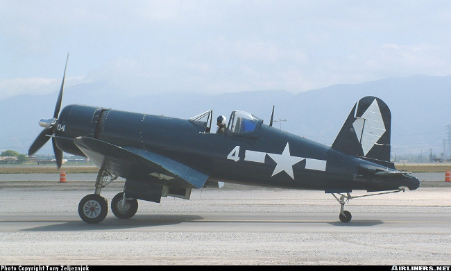 Vue d'un F4U-1A (photo : Tony Zeljeznjak)