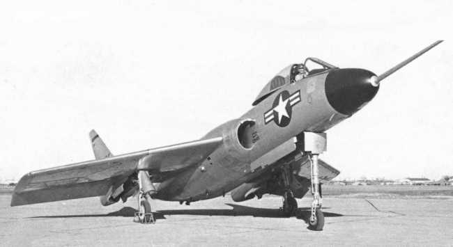 Vue d'un Cutlass (photo : Encyclop&eacute;die illustr&eacute;e de l'Aviation dans le monde - David Mondey)