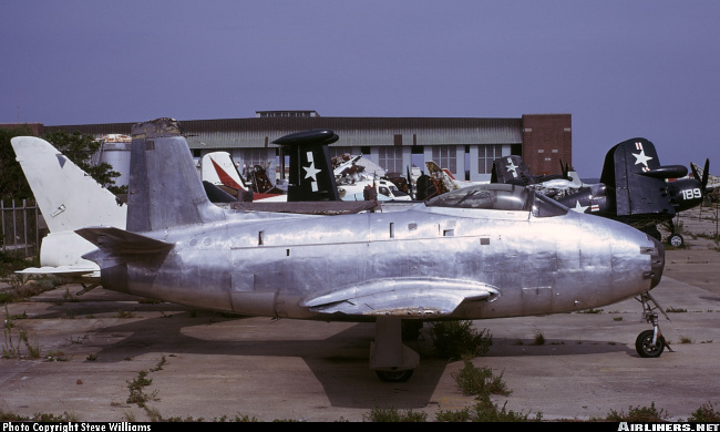 Vue d'un chasseur FJ-1 Fury (photo : Steve Williams)