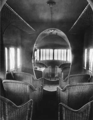 Cabine d'un F.121 Jabiru de la S.G.T.A. (photo : Le Patrimoine de l'aviation fran&ccedil;aise - Mus&eacute;e Air France)