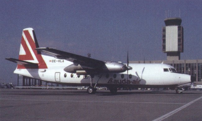 Vue d'un F.27-200 de Lauda Air (origine : &Uuml;ber Den Wolken, Postes Autrichiennes)