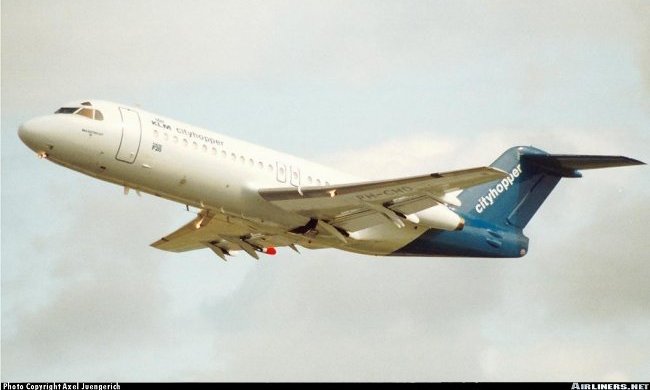 Vue d'un Fokker F.28-4000 (photo : Axel Juengerich)