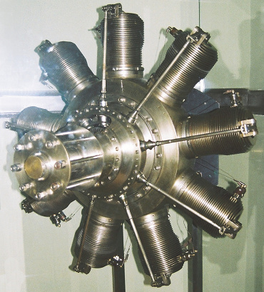 Vue d'un moteur rotatif Gnome Delta (photo : JN Passieux - Mus&eacute;e des Arts et M&eacute;tiers, juin 2014)