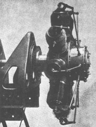 Vue d'un moteur Gnome Monosoupape en &eacute;toile (photo : Jane's fighting aircraft of World War I John W.R. Taylor)
