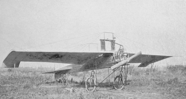 Vue d'un Koechlin monoplan (photo : Gallica - Les A&eacute;roplanes de 1911 - Raymond de Gaston)