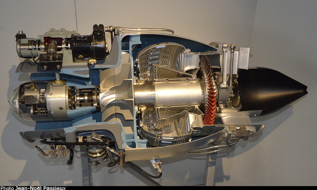 Vue d'un r&eacute;acteur Turbomeca Marbor&eacute; VI (photo : JN Passieux - Mus&eacute;e de l'Air et de l'Espace du Bourget)