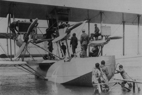 Vue de l'hydravion Curtiss NC-4 (photo : Histoire de l'Aviation Militaire Bill Gunston - TRH Pictures)