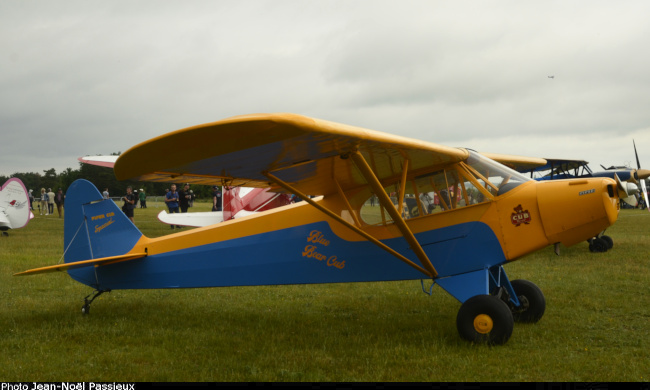 Vue d'un Piper PA-11 Cub Special (photo : JN Passieux, meeting de la Fert&eacute;-Alais 2022)