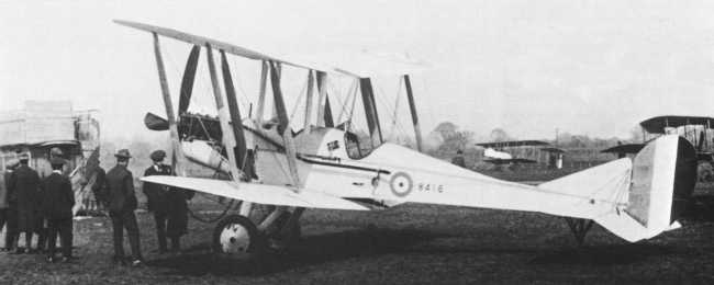 Vue d'un biplan R.A.F. B.E.2c (photo : Encyclop&eacute;die illustr&eacute;e de l'Aviation dans le monde - David Mondey)