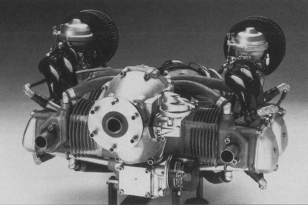 Vue d'un moteur quatre cylindres &agrave; plat Rotax 912