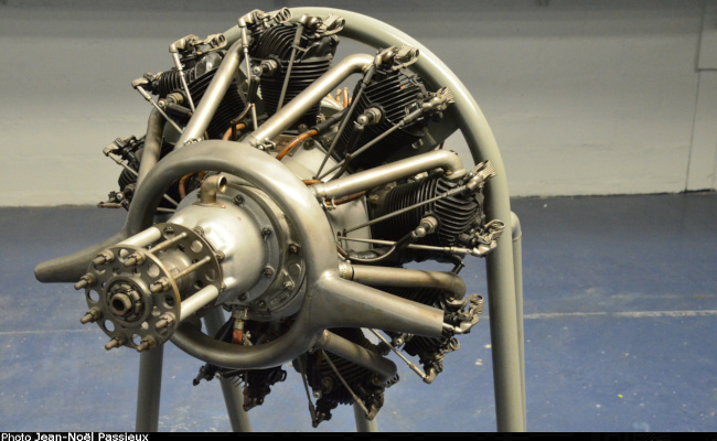 Vue d'un moteur Salmson 9 ADr (photo : JN Passieux, mus&eacute;e de l'Air et de l'Espace du Bourget)