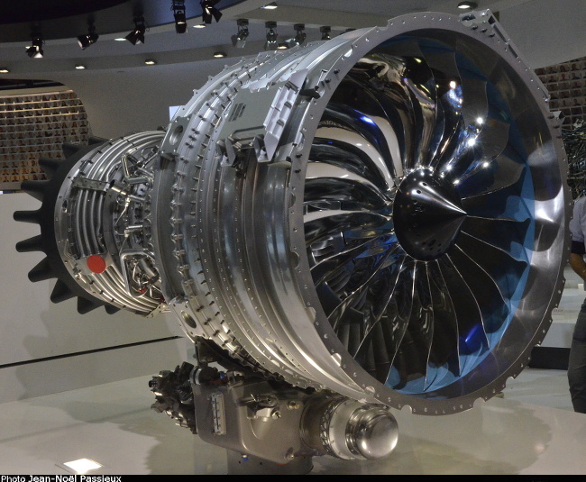 Vue d'un r&eacute;acteur double flux Safran Silvercrest (photo : JN Passieux, Salon du Bourget 2015)