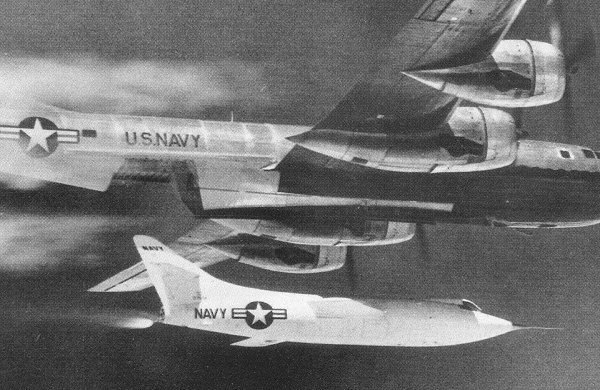Vue du D-558-2 lanc&eacute; depuis le Boeing porteur (photo : A Century of Flight - Getty Images)