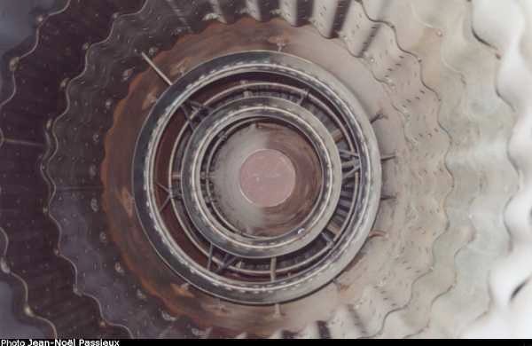 Vue d'une tuy&egrave;re d'Atar 9 (photo : JN Passieux, mus&eacute;e Delta)