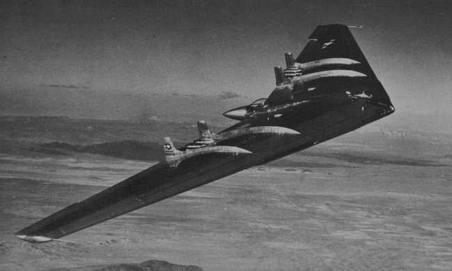 Vue du YB-49, version &agrave; r&eacute;acteurs du XB-35 (photo : Jane's pocket book 12 Research and experimental aircraft - Michael J.H. Taylor)