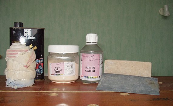 Produits de polissage (photo : JN Passieux)